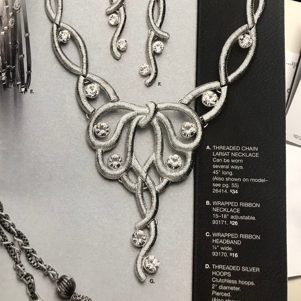 Woven Crystal Bow Necklace